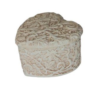 Heart Trinket Box Cream Lace Design Handcast Designs Lace Collection Jewlery Box